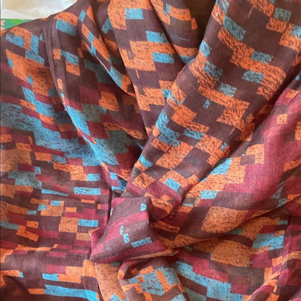 Joan Tarrago Geometric Patterned Scarf - Picture 1 of 1